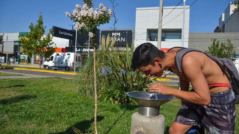 En este momento estás viendo A MITAD DE SEMANA VOLVERÁ A SENTIRSE EL CALOR EN NEUQUÉN