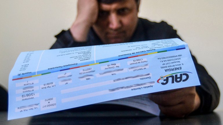 Lee más sobre el artículo UNAS 35 MIL FAMILIAS YA NO PUEDEN PAGAR LA LUZ