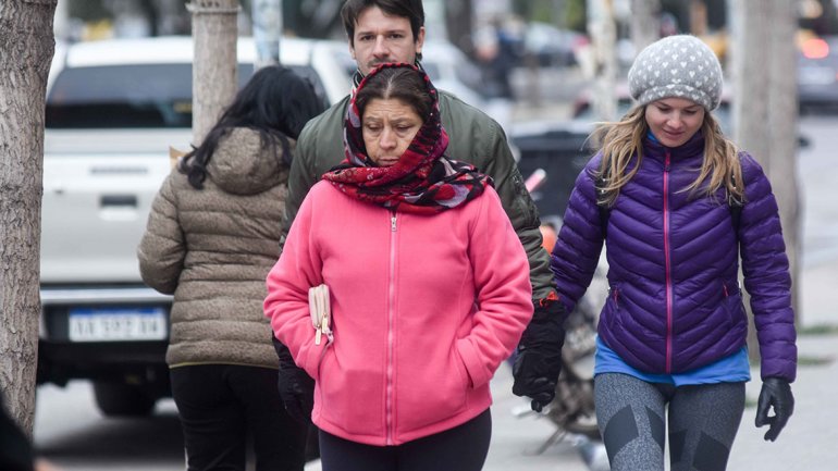 En este momento estás viendo EL FRÍO LLEGÓ PARA QUEDARSE: LAS TEMPERATURAS BAJO CERO ACECHAN AL VALLE