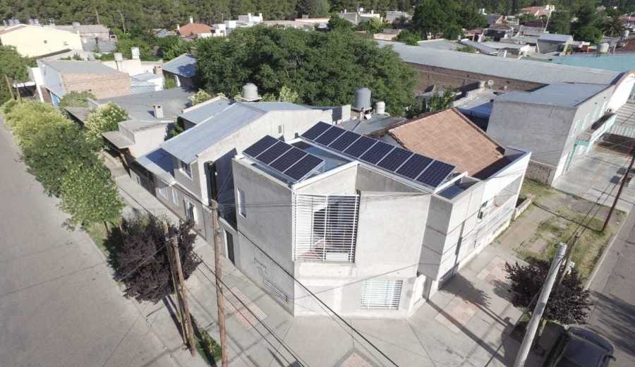 Lee más sobre el artículo CRECE LA TENDENCIA DE GENERAR ENERGÍA EN CASA