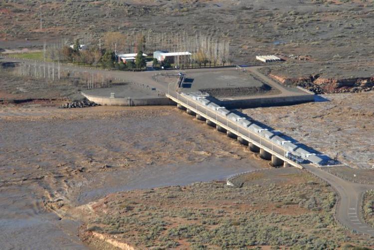 En este momento estás viendo AGUA TURBIA: SE ESTIMA QUE EN 18 DÍAS TERMINARÁN DE REPARAR LA HIDROELÉCTRICA