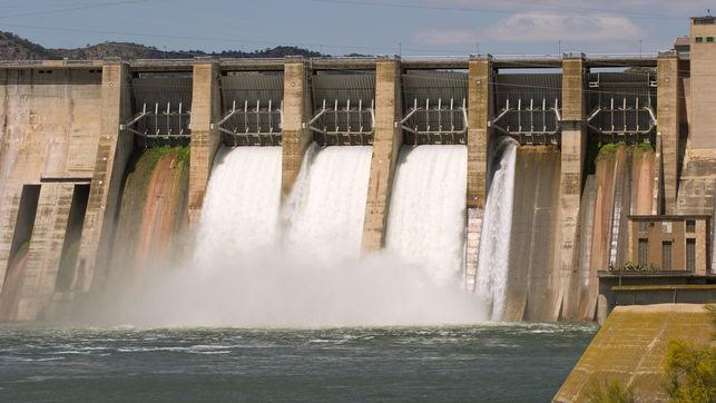 En este momento estás viendo POR EL RIESGO PAÍS, CAYERON LAS DOS MAYORES OBRAS DE ENERGÍA