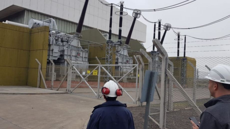 En este momento estás viendo COMIENZA EL TRASLADO DEL ENORME EQUIPO PARA REACTIVAR UNA HIDROELÉCTRICA