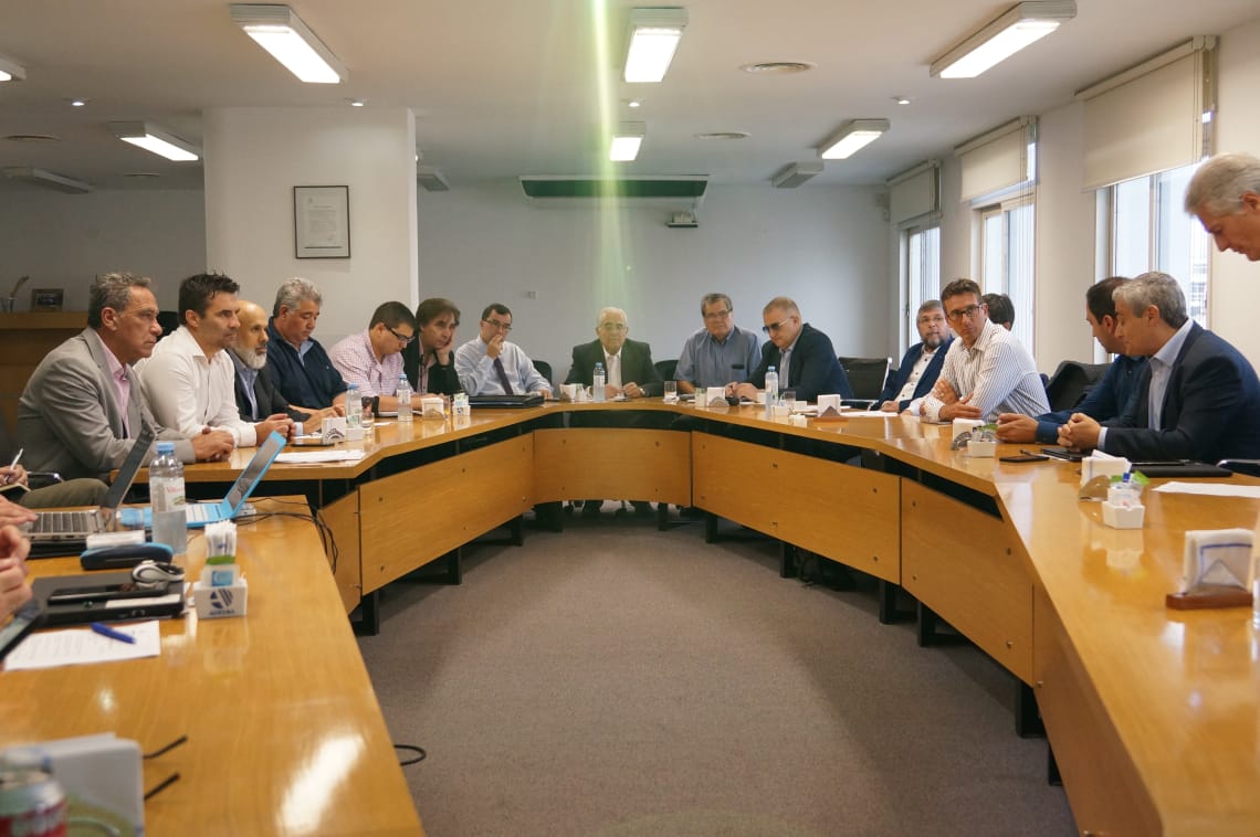 En este momento estás viendo Ciapponi participó de reunión en Adeera con legisladores