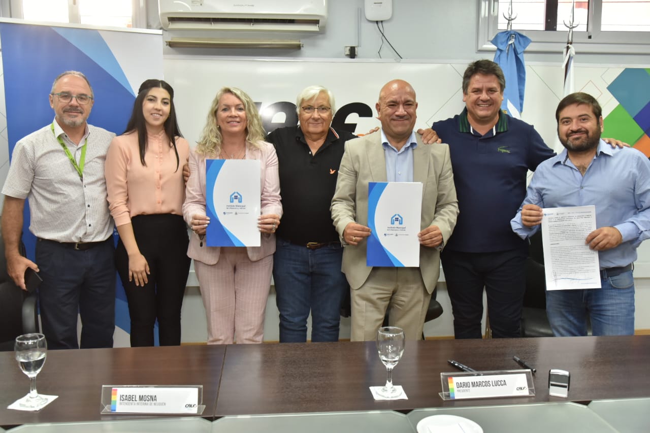 En este momento estás viendo Empleados de CALF acceden a lotes sociales