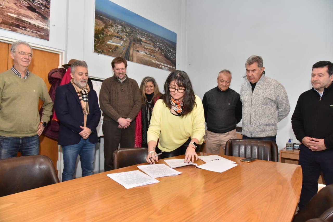 Lee más sobre el artículo MÁS ENERGÍA DE CALF PARA LAS EMPRESAS EN EL PARQUE INDUSTRIAL