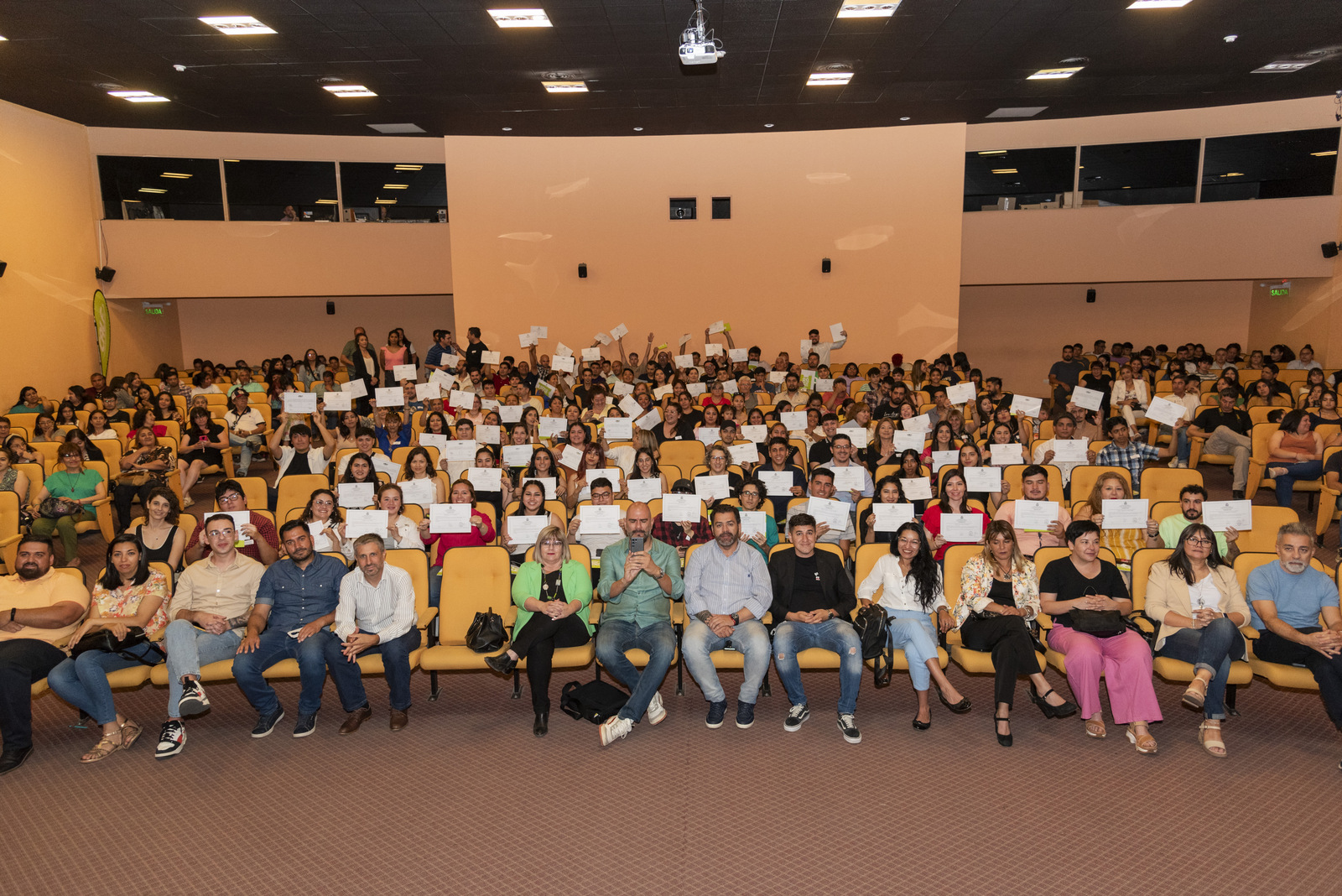 En este momento estás viendo Entrega de certificados a estudiantes del ISAC 2023