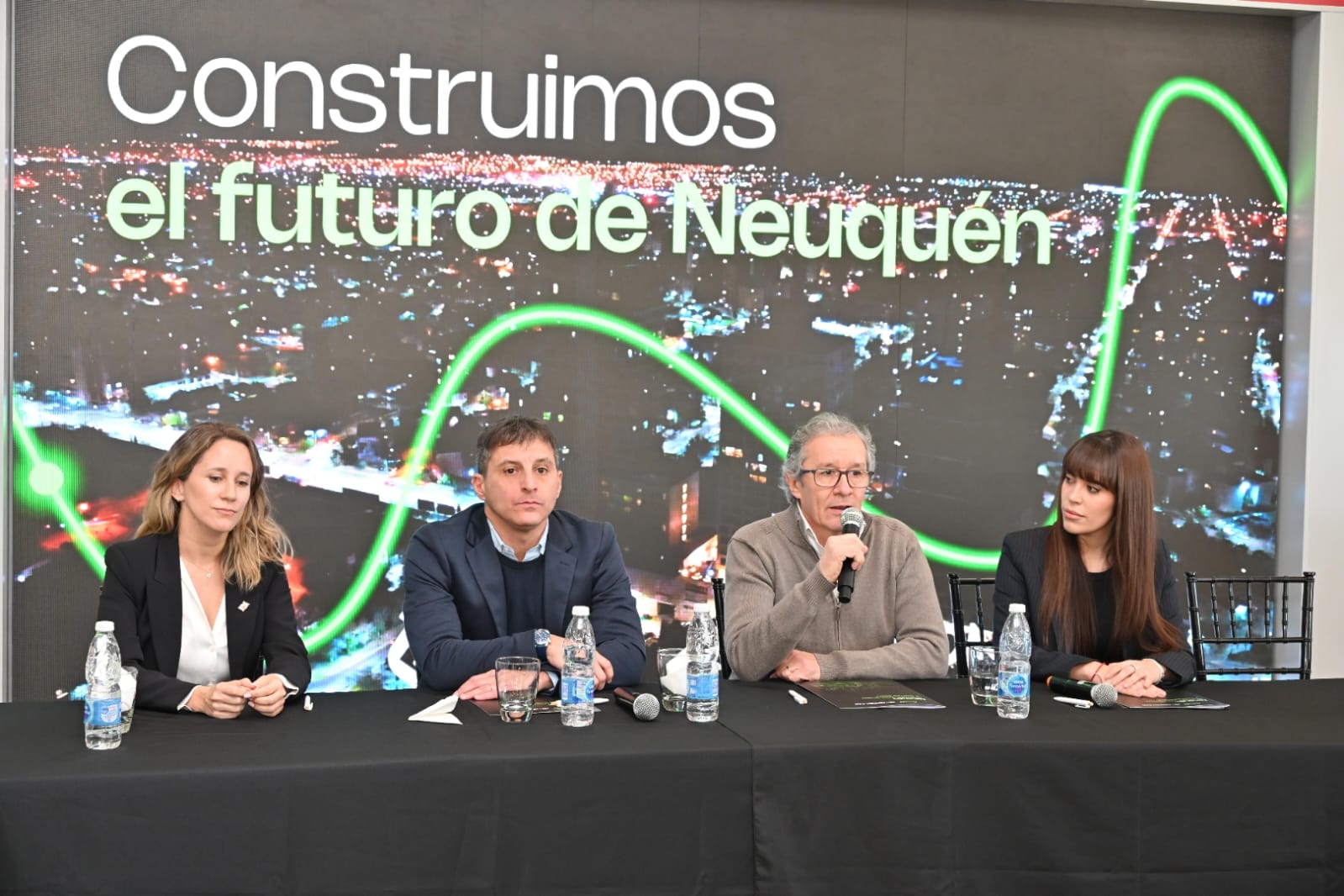 Lee más sobre el artículo CALF y Nippon Car presentaron el programa “Neuquén Energía, Movilidad y Comunidad”